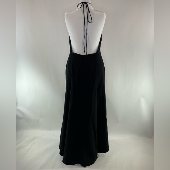 Halston Lacey Gown, 12 - Picture 17 of 17